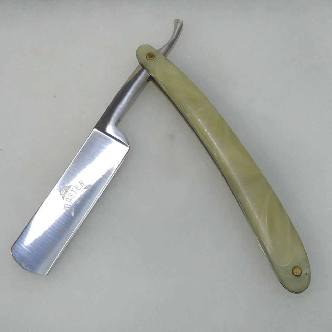 6 1/2" Master Straight Razor (1 of 3)