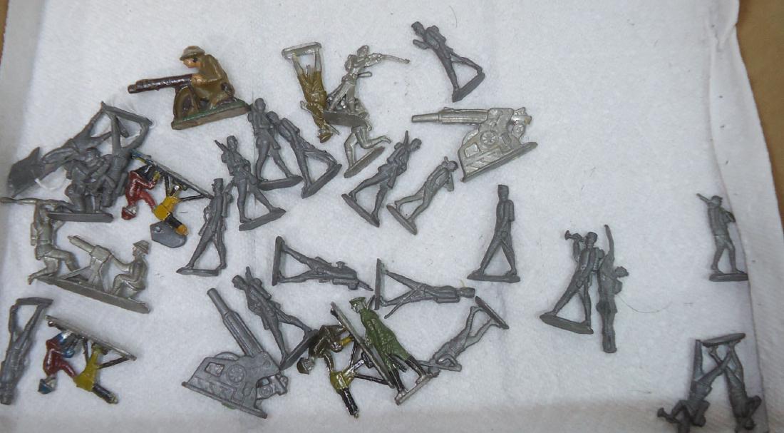 Approx. 32 Lead Soldiers (1 of 5)