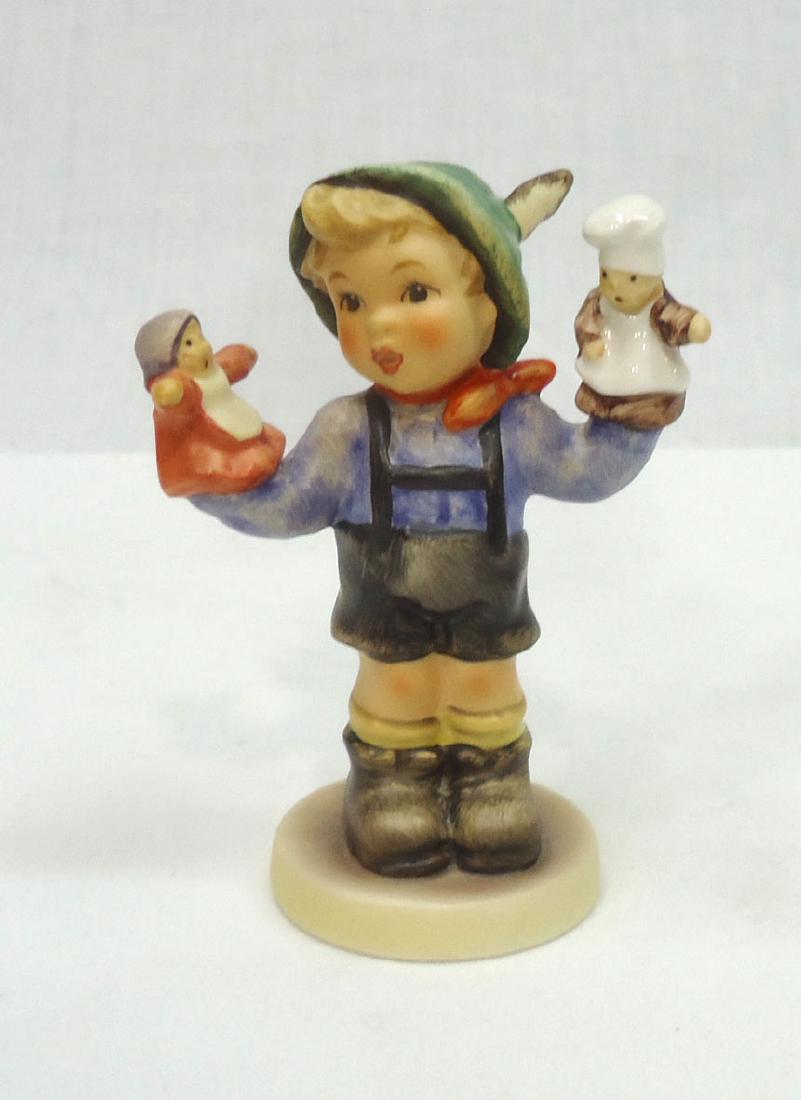 Hummel "Puppet Pal": 3 1/2"T x 1 1/2"W