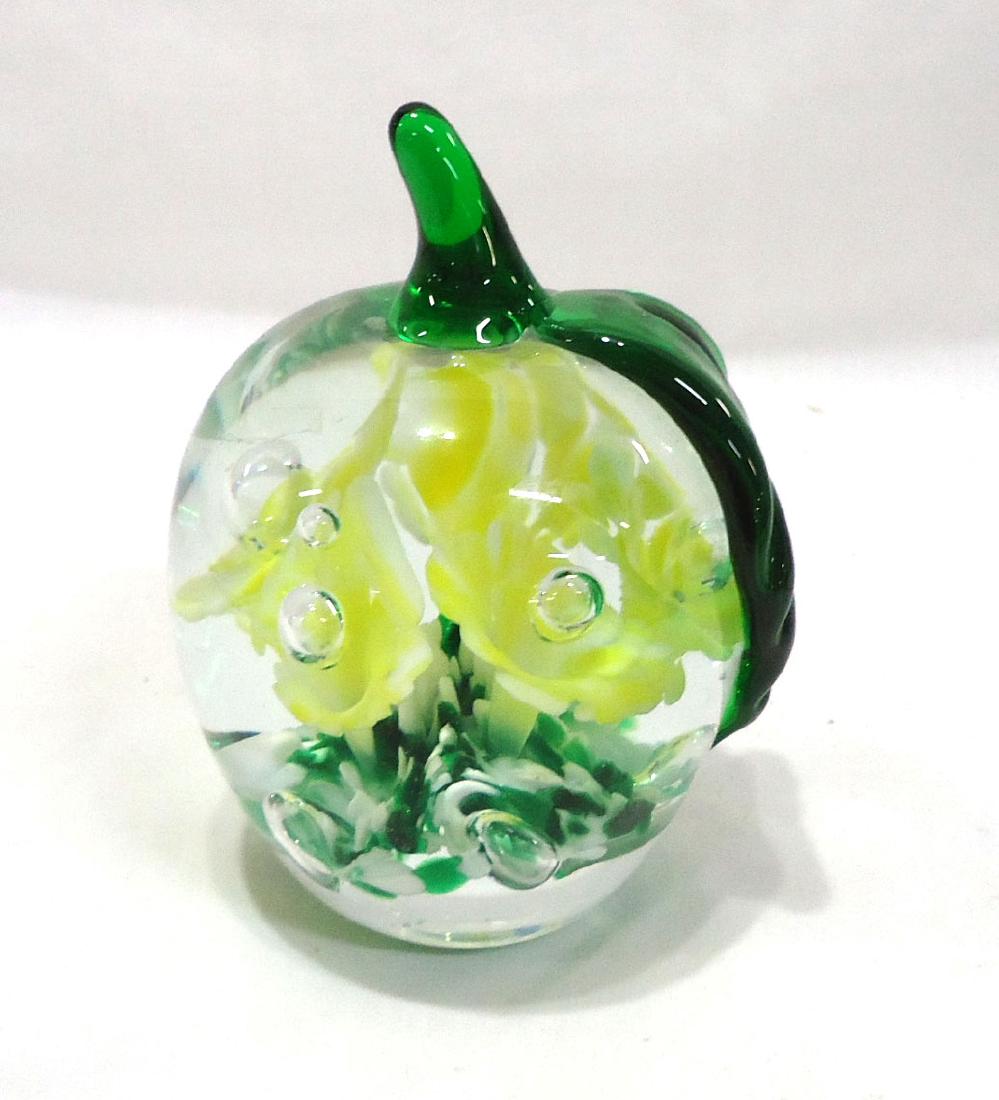 Gibson Apple Paperweight: 4 1/2"T x 3 1/4"W