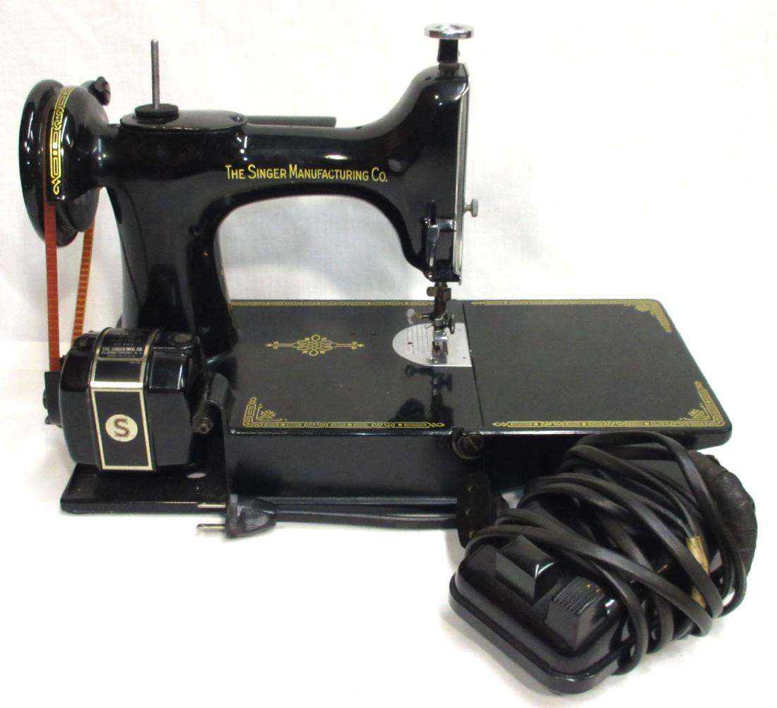 Featherweight Singer Sewing Machine: 10"T x 15" x 7"
