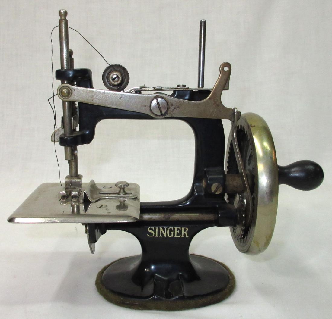 Toy Singer Sewing Machine: 7 1/4"T x 7" x 3 3/4"