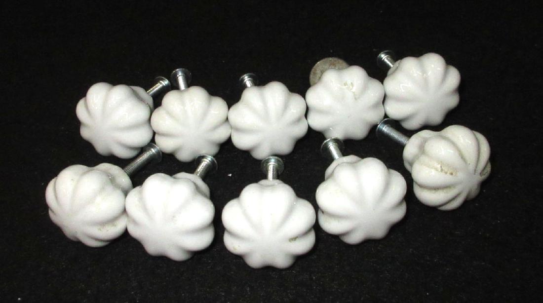 10 Porcelain Door/Drawer Knobs: 1 1/4"
