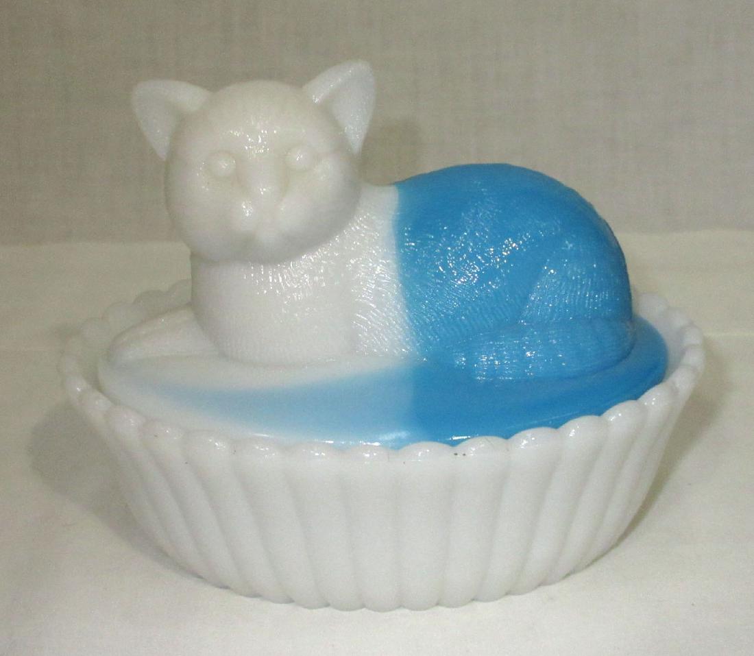 Bi Color Cat Covered Dish: 4 1/2"T x 5 1/2"L