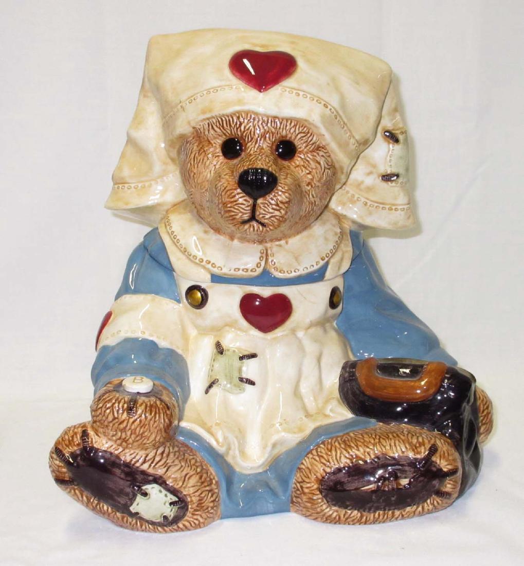 Boyds Warm Heart Cookie Jar: 10 1/2"T x 10 1/2"W