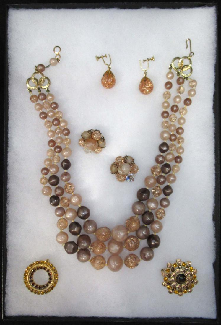 Nice Taupe 5pc. Jewelry Lot (1 of 5)