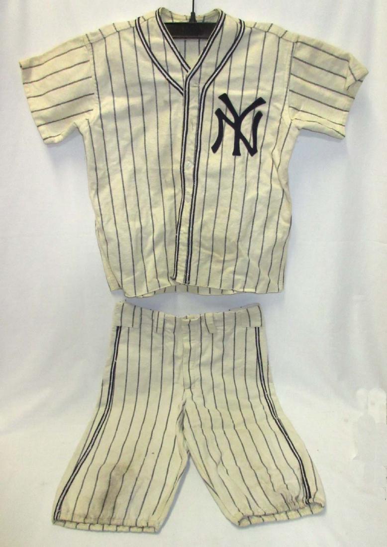 Child's Empire NY Yankees Uniform No. 6 (1 of 5)