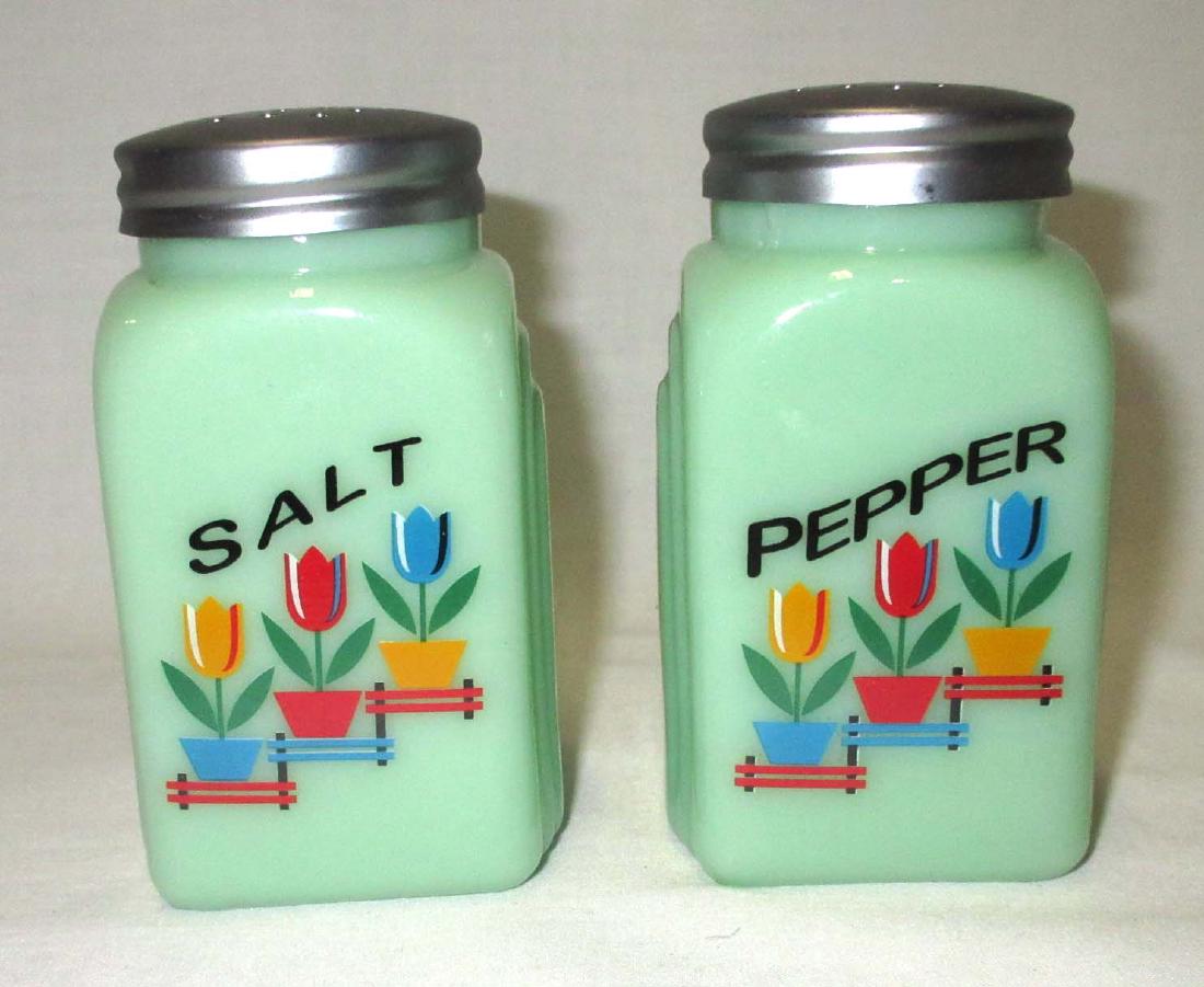 Modern Jadeite Salt & Pepper (1 of 2)