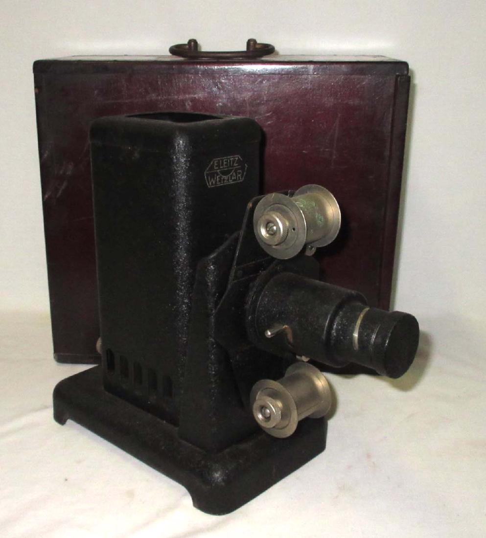 Eleitz Wetzlar Projector in Orig. Wood Case: 11"T x 12" x 6"