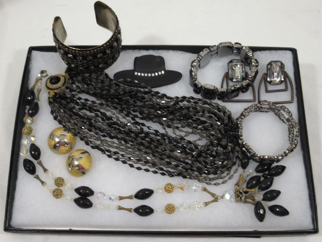 Great Black/Gold 1980's 8pc Jewelry: Inc. Lucite & Glass Bead,1 Stranded Necklace, 3 Bracelets, 1 Pin & 2 Earrings