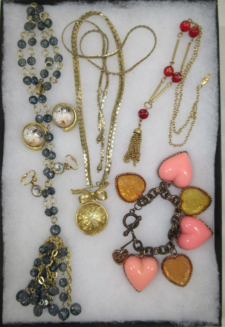 7pc Interesting Jewelry Coll.: Inc. Art Glass S. Cov. Neck, LG. Heart Charm Bracelet, 2 Goldtone Necklaces, Lucite Tassel Neck. & 2 Pr. Earrings