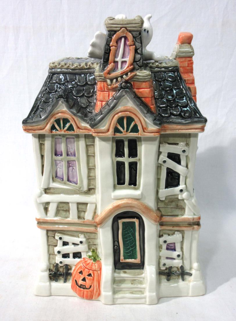 Haunted House Cookie Jar: 10 1/2"T x 7 1/2" x 5"