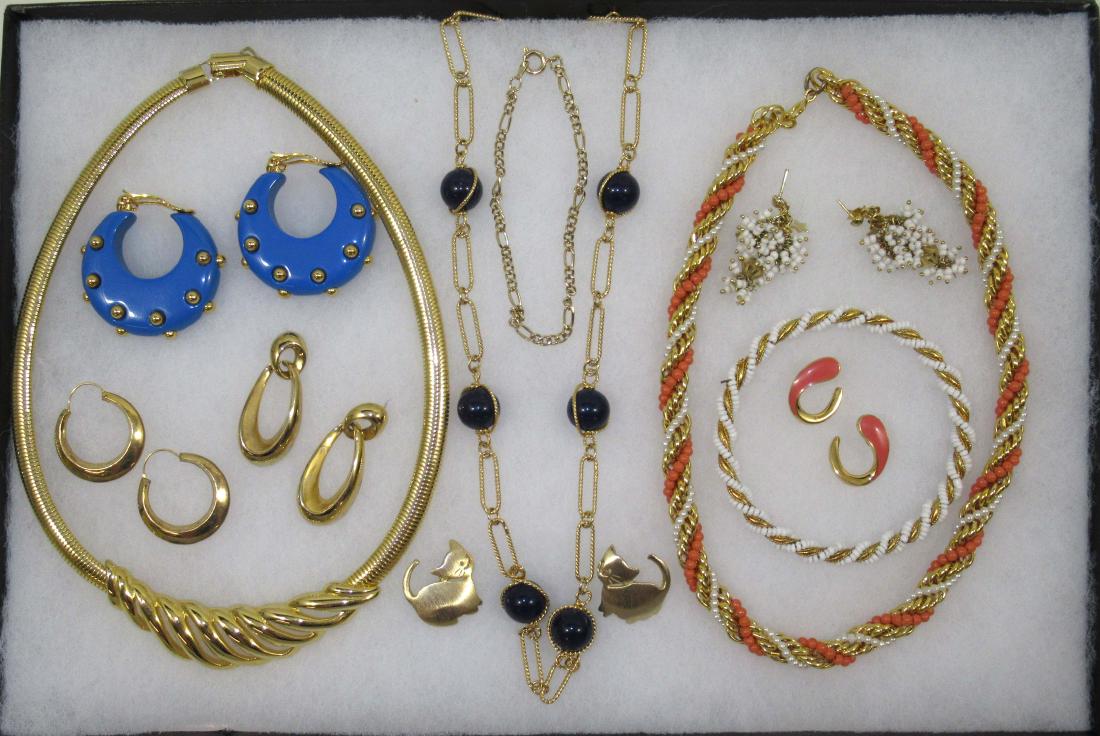 Classy, Fun Beaded & Goldtone Jew.11pc.: Inc. Apricot/Faux Pearl & Goldtone Twisted Choker, 2 7/8" Bead Wrapped Bangle, 1 1/2" Beaded Dangle Pierced Earrings, Snakeskin Choker w/ Bold Goldtone Centerpiece, Brushed Goldtone Cat Earrings, BOLD