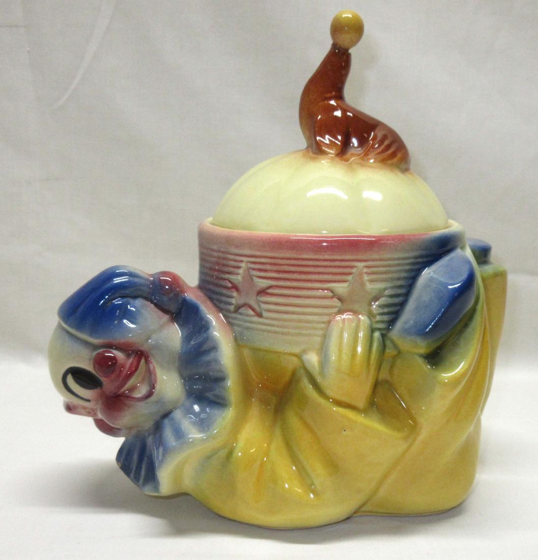 Clown/Seal Shawnee Cookie Jar: 9 1/2"T x 9 1/2"L