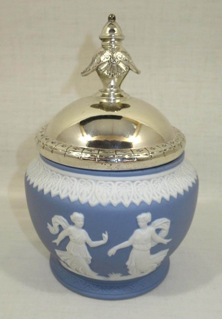 Jasperware Master Sugar: 4 1/2"W x 7"T