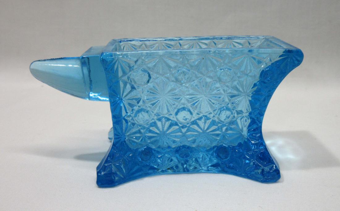 Daisy & Button Anvil Master Salt Cellar: 2" x 4"