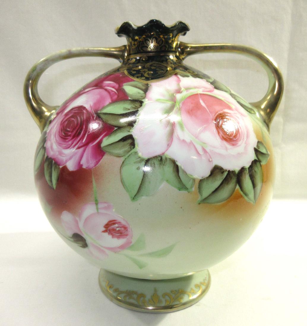 HP Nippon Vase: 8 1/2" T x 7 1/2" W