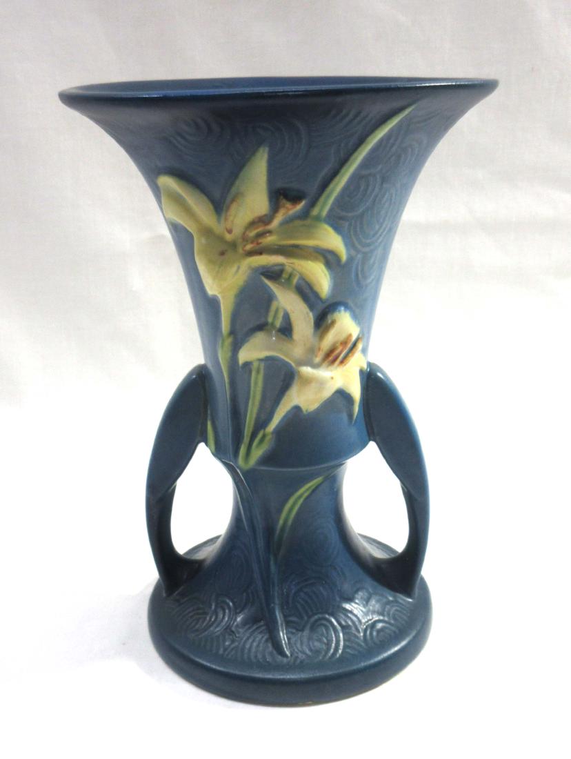 Roseville Pottery Vase 132 7 Mar 02 2019 Martin Auction Co In Il
