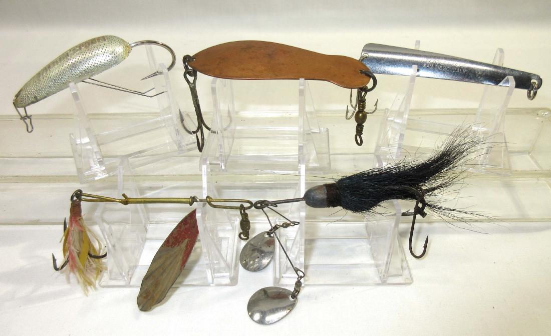 5 Vtg. Fishing Lures: 3" - 5", no stands