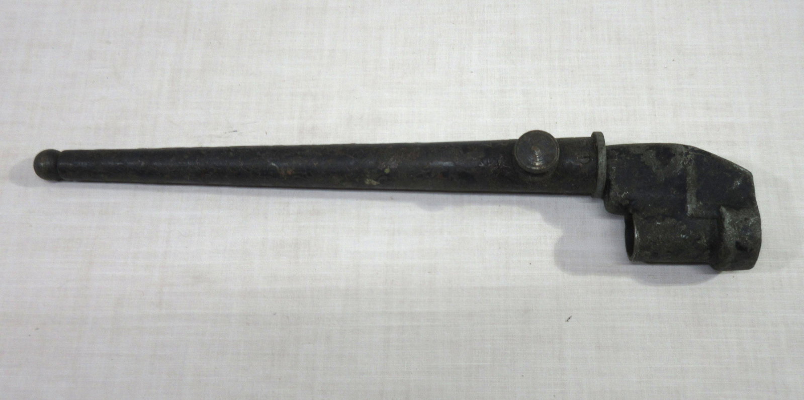 Early Military Bayonet: 10 1/4"L