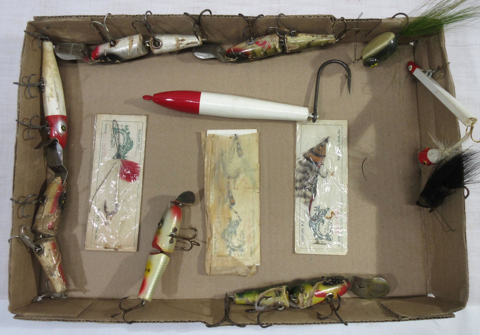 Lot of Fishing Lures, Mostly Wooden: 12pc, 2" - 6 1/2"