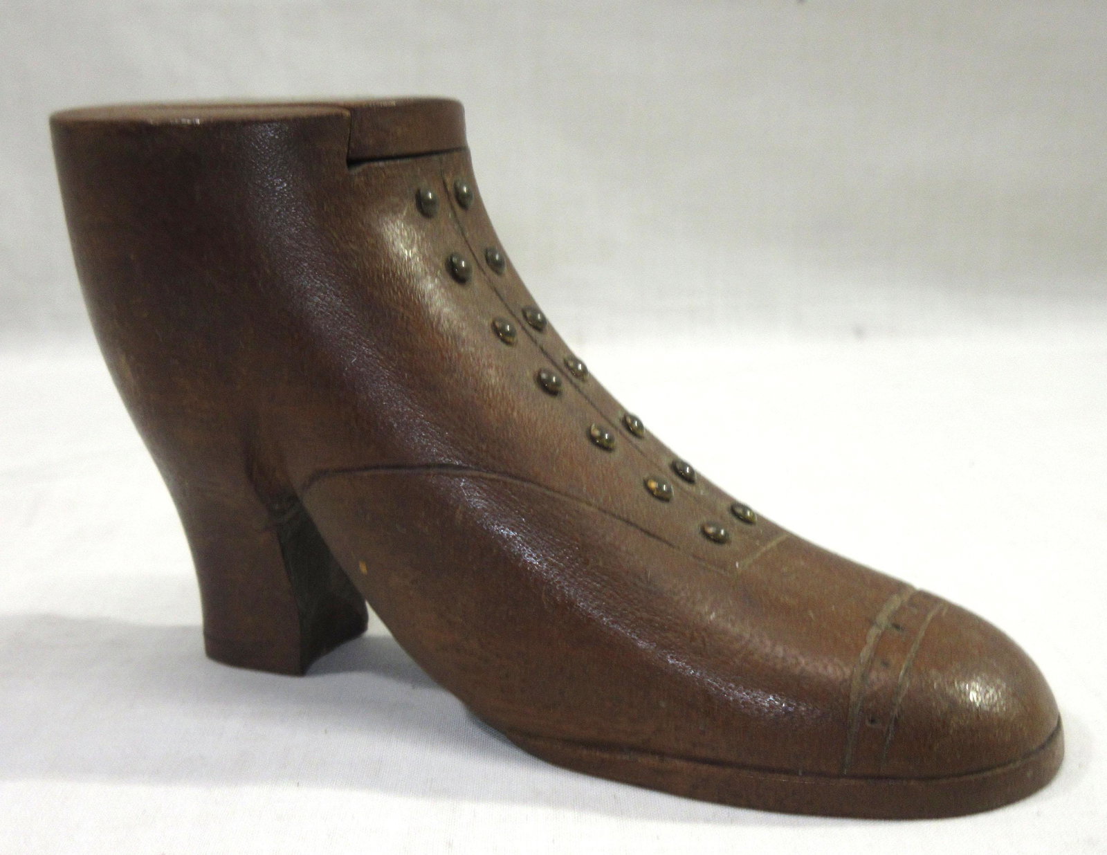 Wooden Shoe Snuff Box: 2 5/8"T x 4 1/2"L