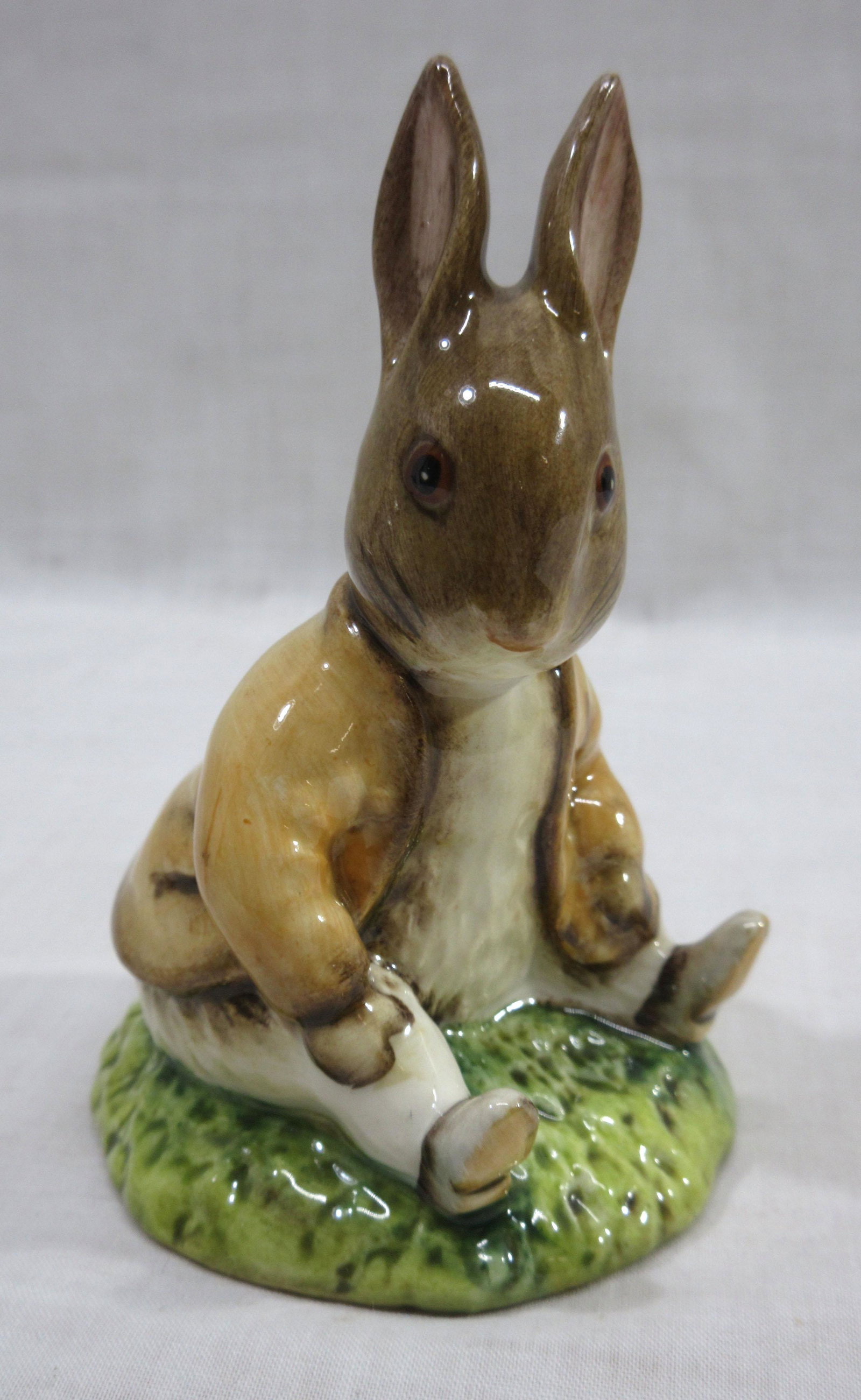 Royal Albert Benjamin Bunny: 3 3/4"T x 2 1/2"W