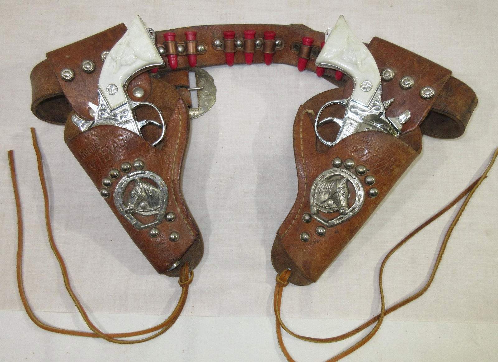 Pr Kit Carson Cap Pistols w/ Holsters: 8"L pistols