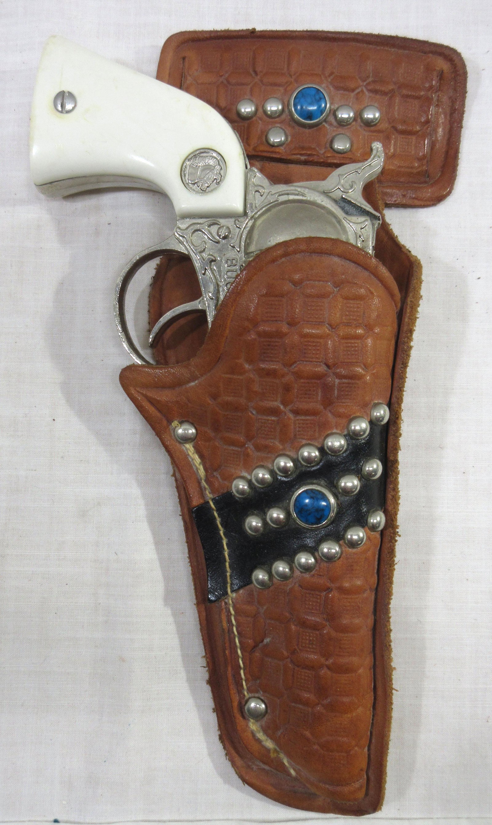 Actoy Cap Pistol & Holster: 7 1/2"L