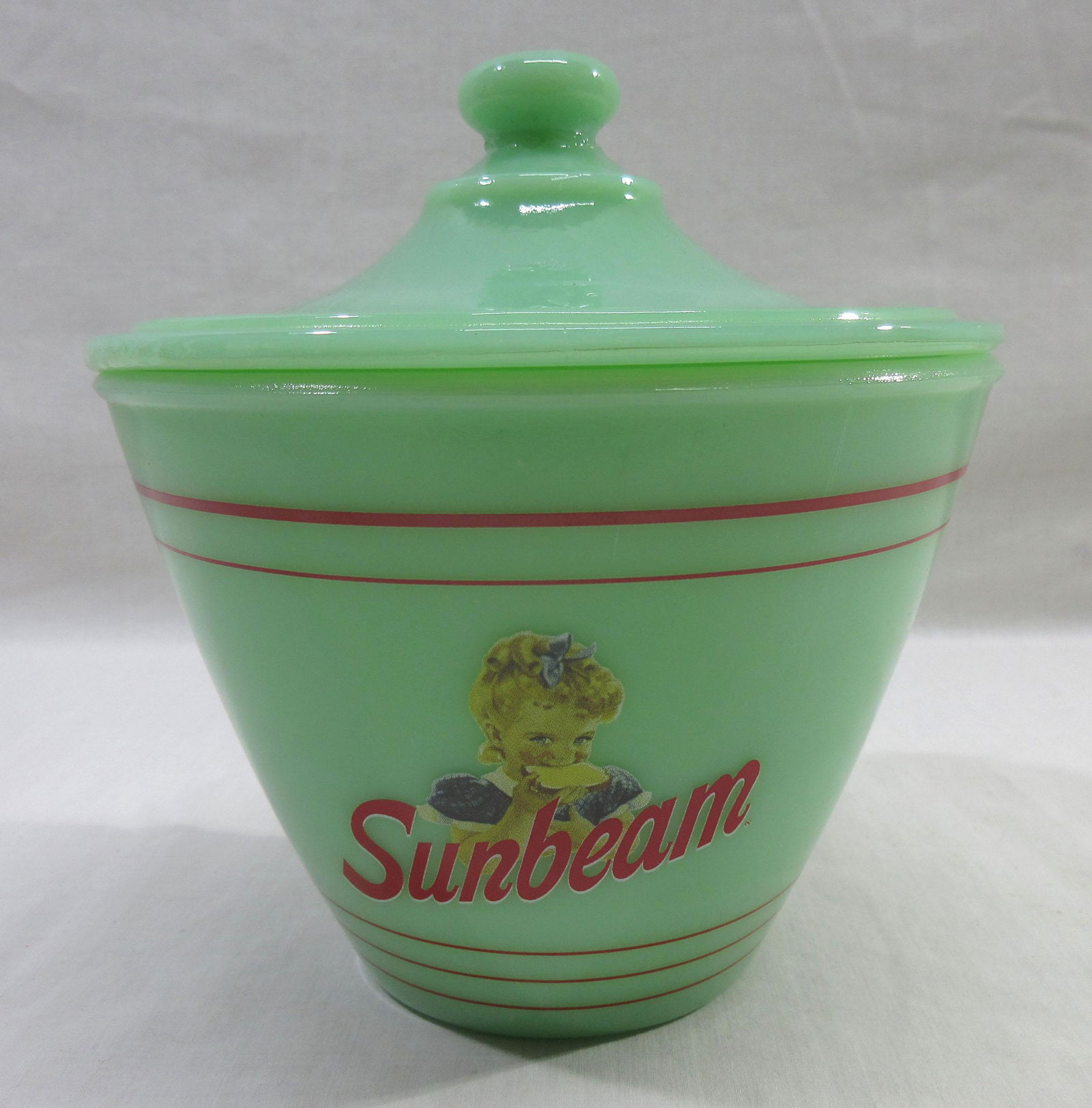 Jadeite Bowl w/ Lid: 6 1/4"T x 5 1/2"W