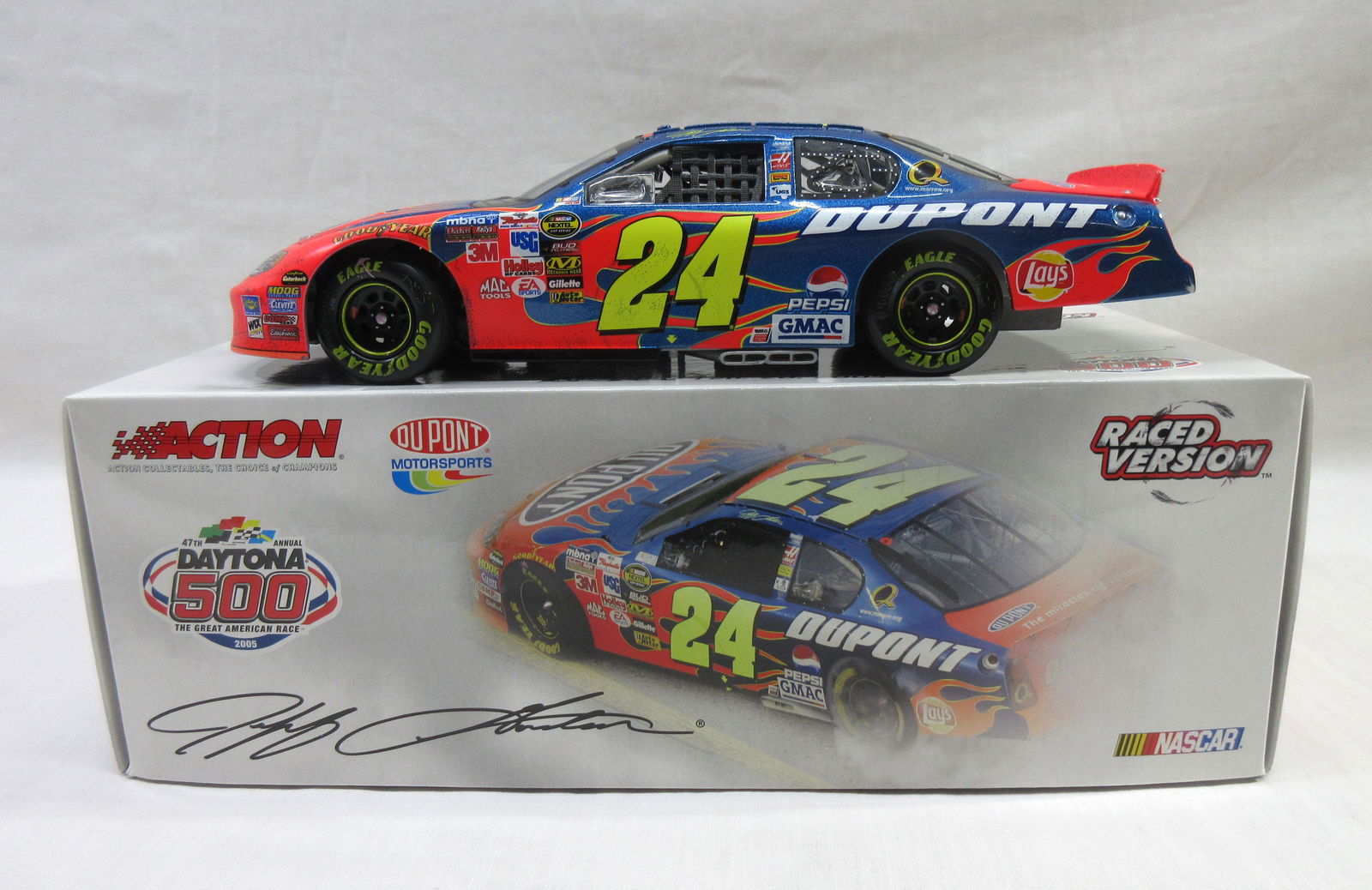 NASCAR 2005 Jeff Gordon 1:24 Car: #24 DuPont/Daytona Raced Win Version