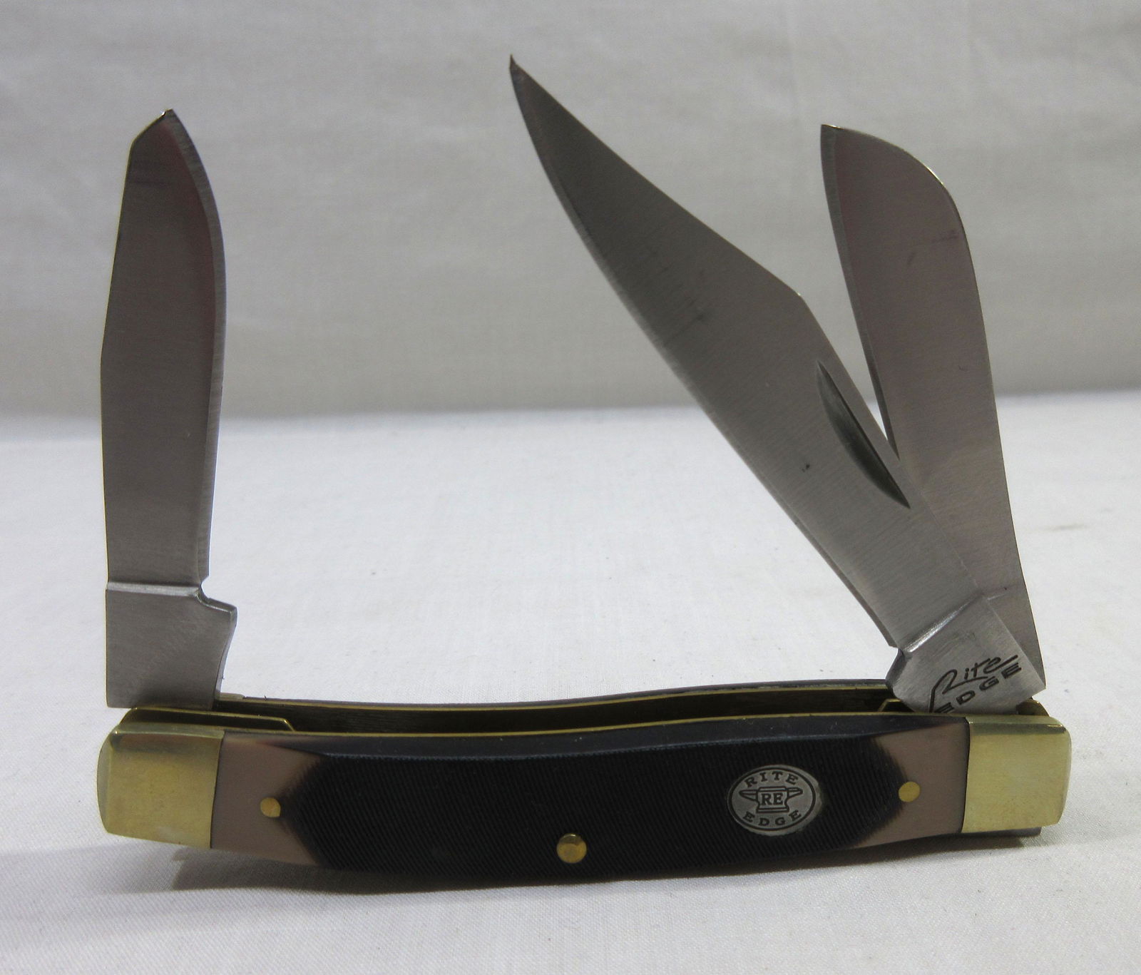 3 Blade Pocket Knife: 3 3/4"