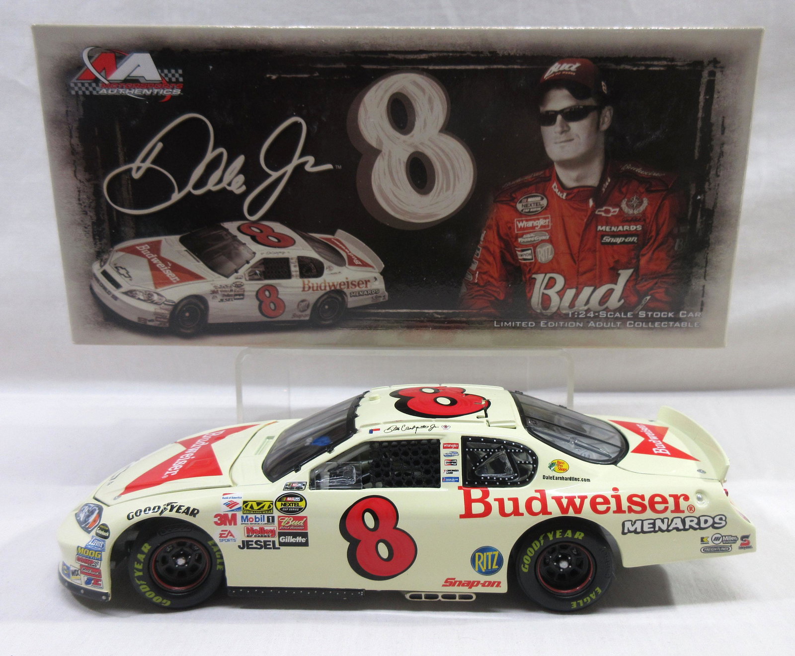 NASCAR 2006 Dale Earnhardt Jr 1:24 Car: #8 Budweiser/Father's Day