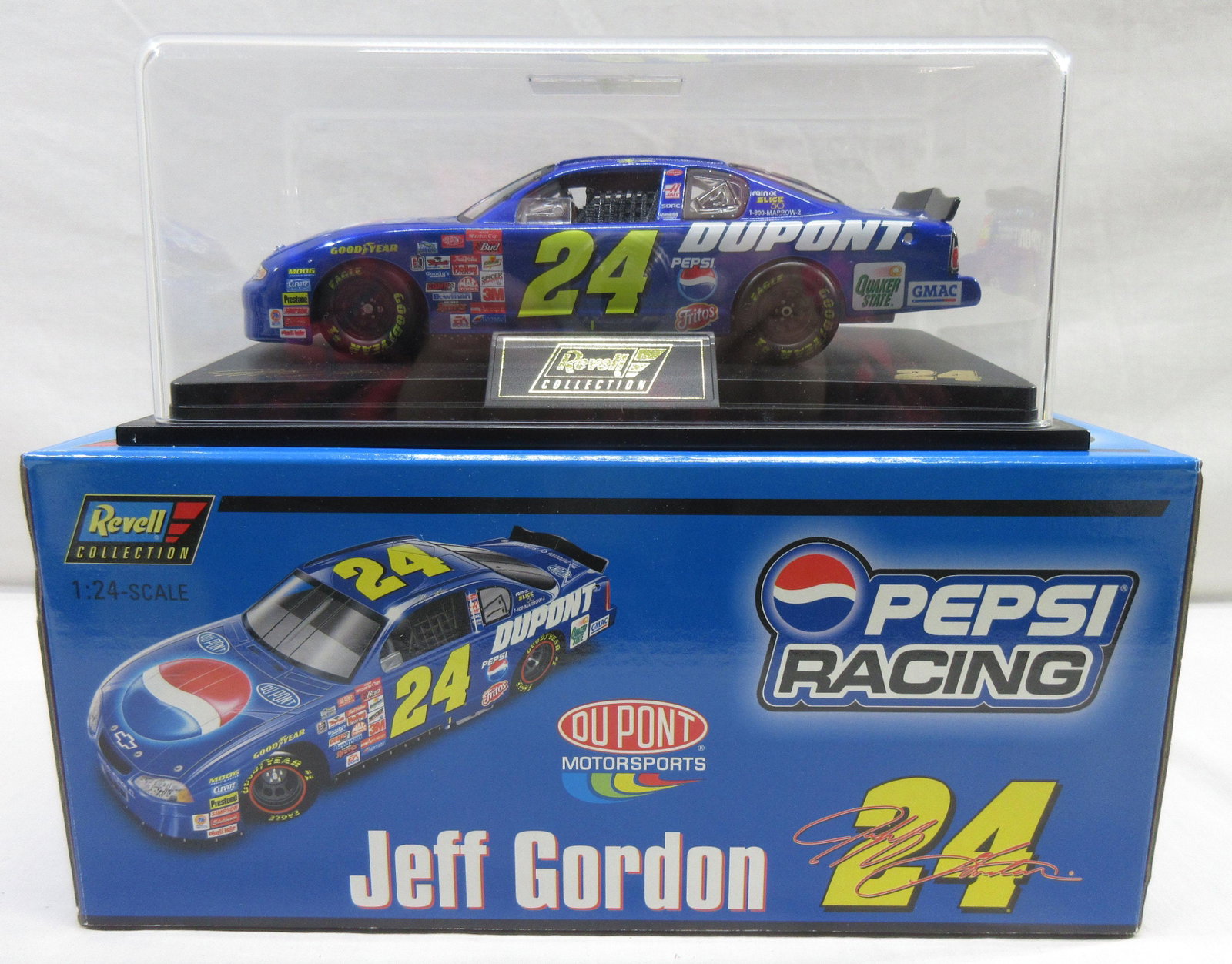 NASCAR 1:24 Jeff Gordon 2001 Car in Display: #24 DuPont/Pepsi