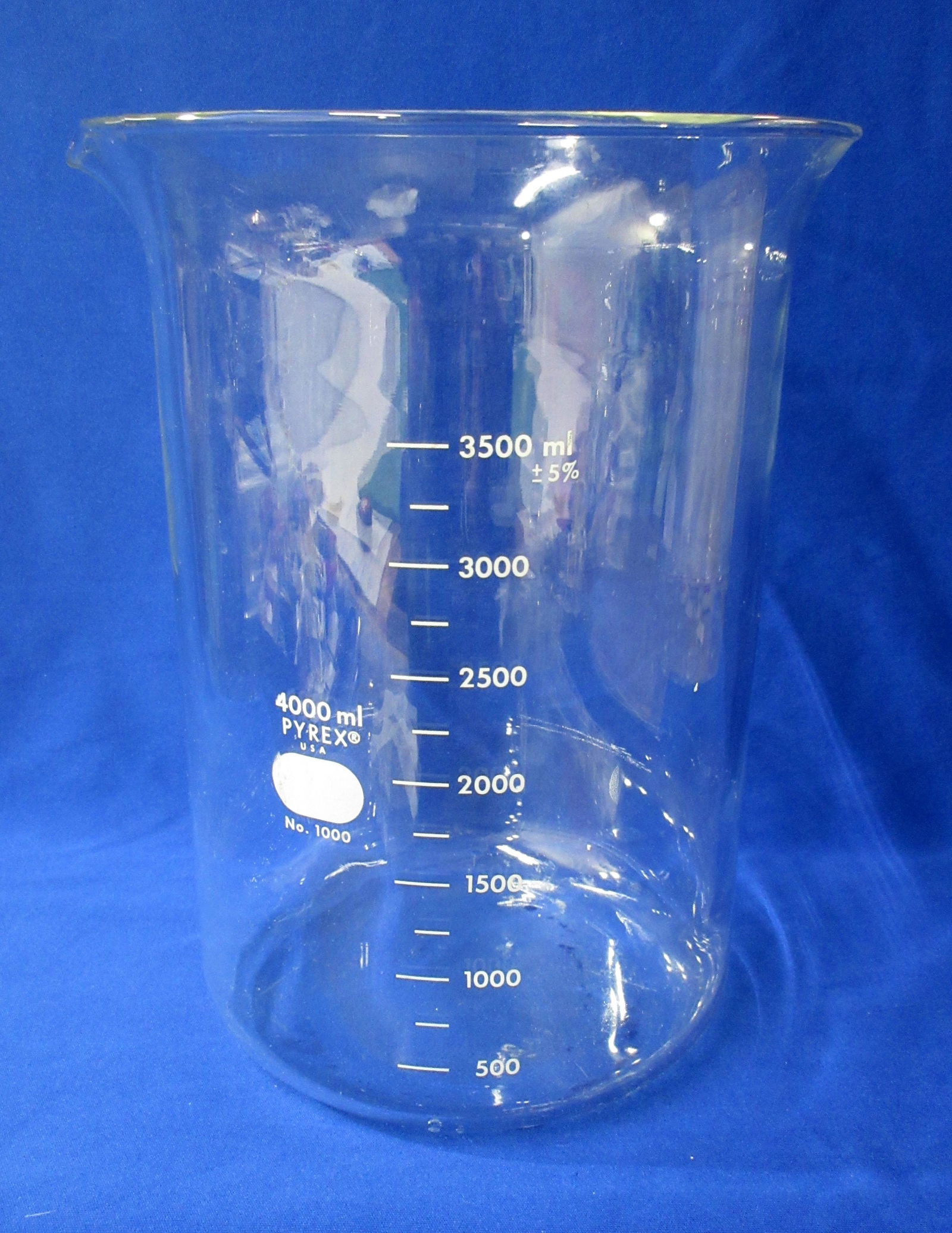 Pyrex Glass 3500 ml Beaker: 10"T x 7 1/2"W