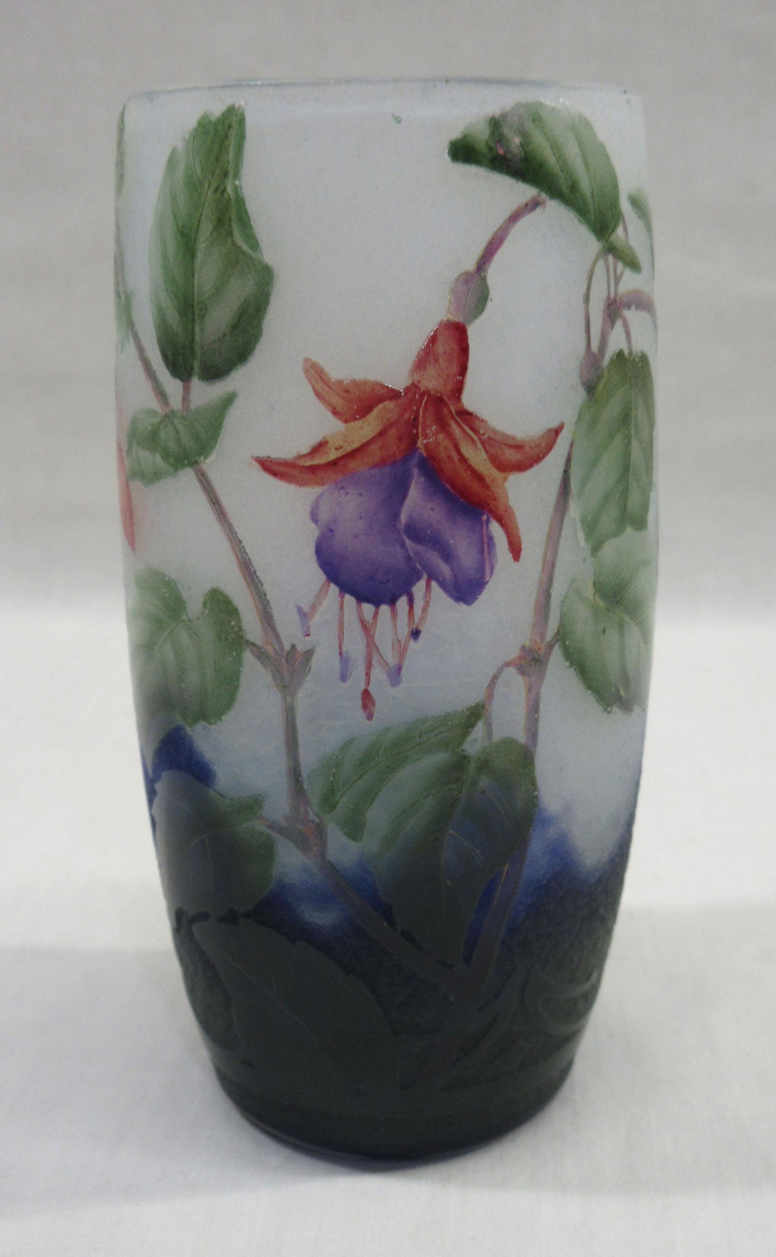 Sgnd. Daum Nancy Cameo Vase: 4 3/4"T x 2 1/4"W
