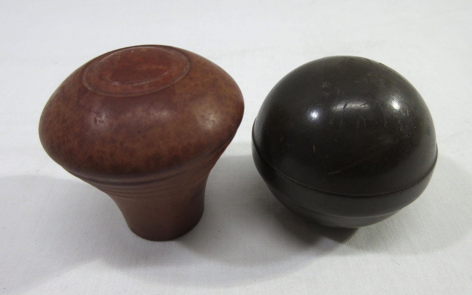 2 Bakelite Gearshift Knobs: Approx. 1 3/4"