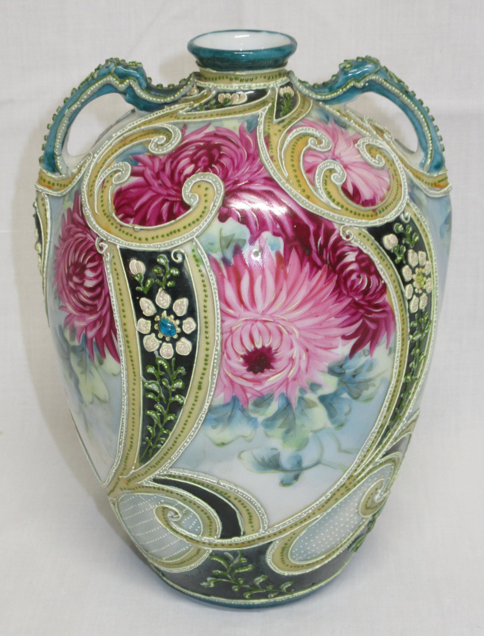 Nippon Moriage Vase: 7 7/8"T x 5 1/2"W