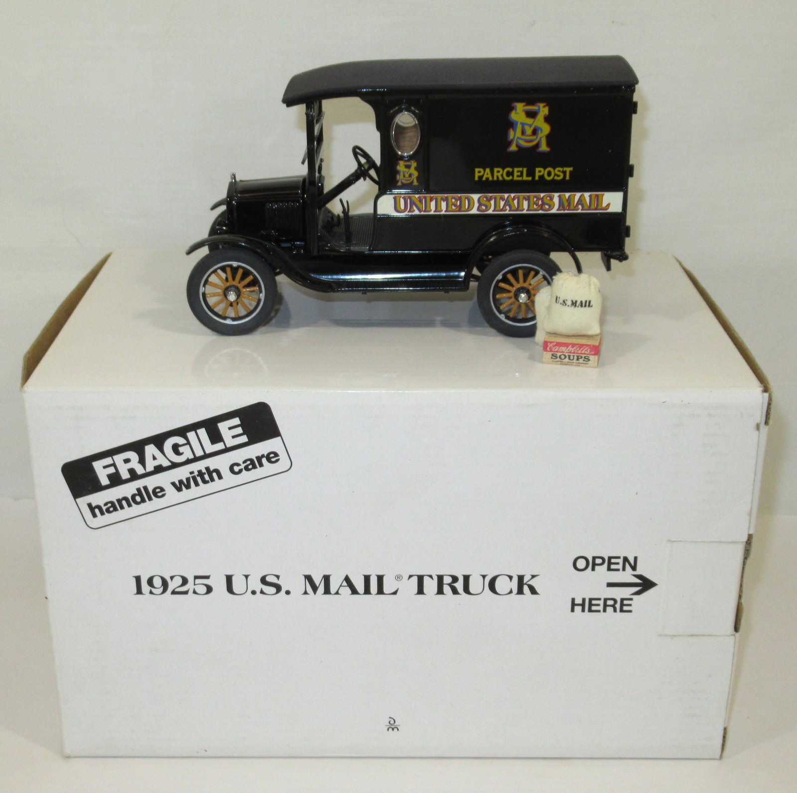 Die Cast 1925 U.S. Mail Truck NIB: 9 3/4"L box