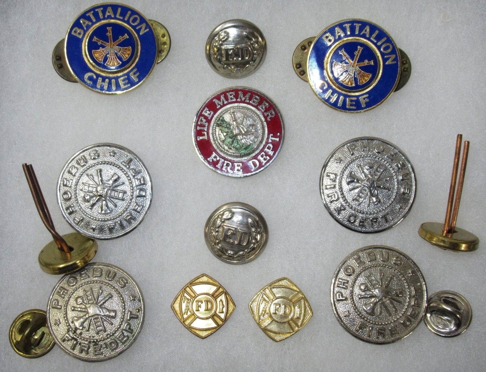 Lot of Fire Dept. Buttons & Badges: 1/2" - 1"