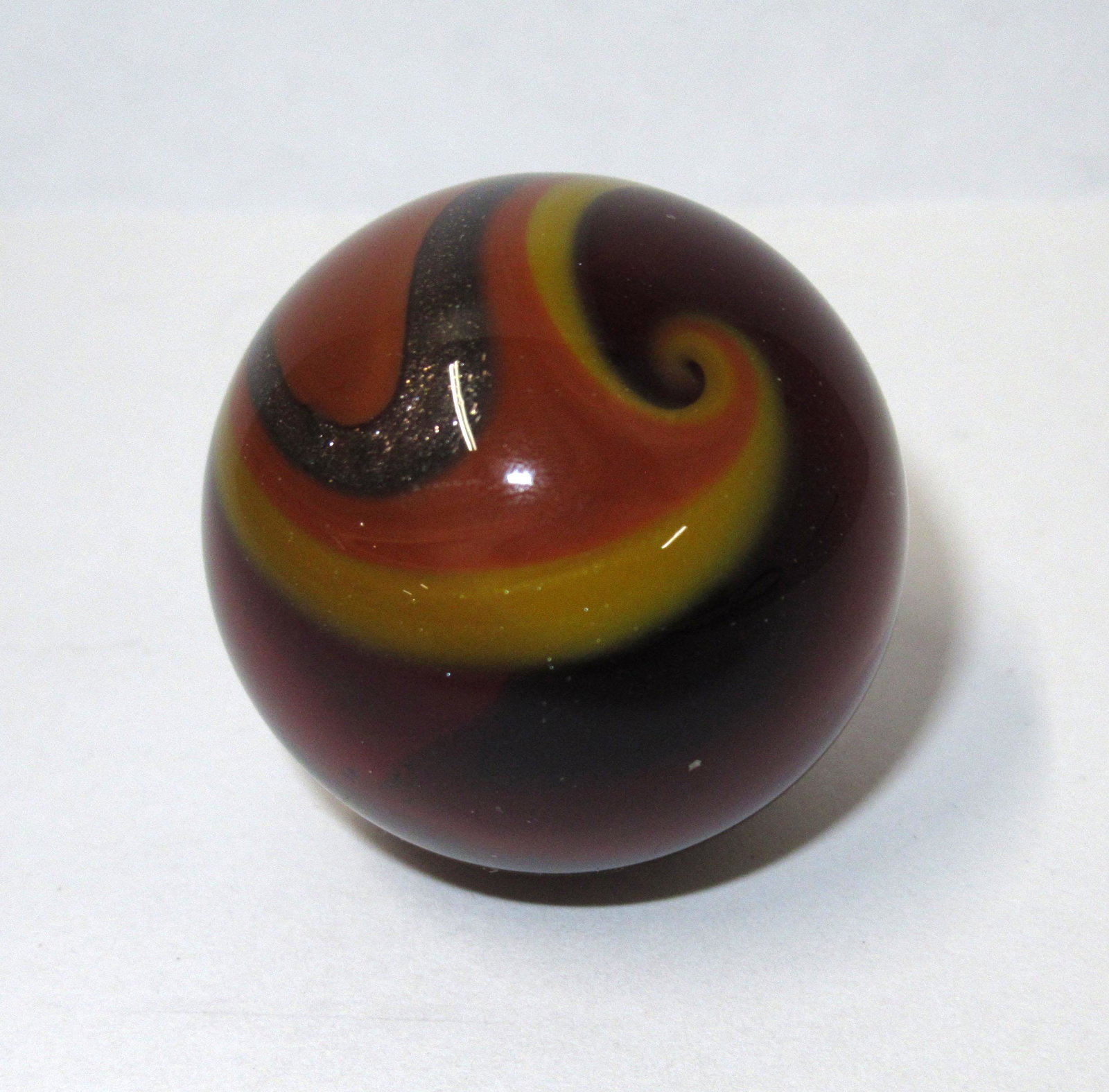 1 1/4" Handmade Swirl Marble: 1 1/4"