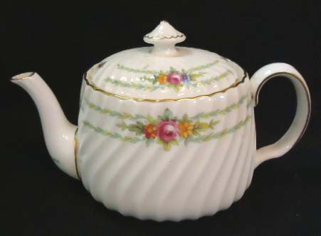 Minton HP Teapot, "Chiltern": 5 1/2"