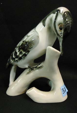 Royal Dux Bird Woodpecker: 7 1/4"