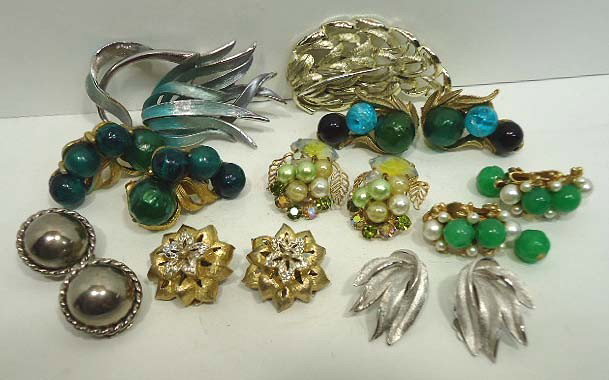 7 Sets Kramer Earrings & 2 Kramer Pins: Green Bead, Silver & Rhinestone