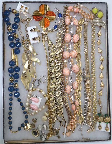 Large Vtg. Designer Sgnd Jew. Lot: Inc. Trifari, Lisner, Bergere, Napier, Goldette, Barclay & More
