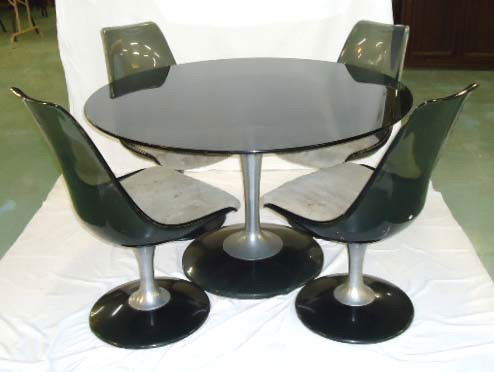 Chromcraft Table and 4 Chairs Saarinen: Table 28 1/2" T 48" Diameter Chairs 35" T 20 1/2" W 25" D
