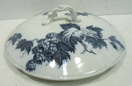 Vict. Flow Blue Lid: 8 1/2" W 6 1/2" Lip