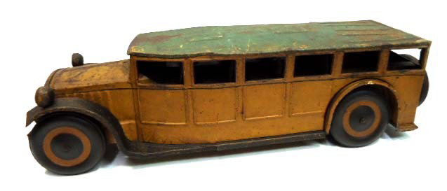 Early Steel 14 Window Bus: 21"