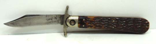 Press button Knife: 4 7/8" Spring Assisted