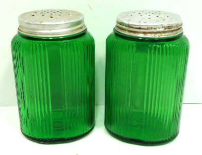 Pr Green Ribbed Salt & Pepper: 4 1/4"